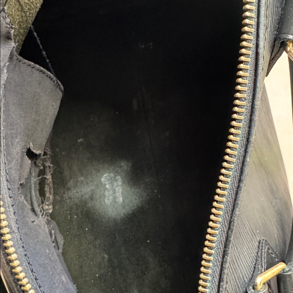 Louis Vuitton Epileather Black Speedy 30 Bag - 100% Authentic - Picture 8 of 8